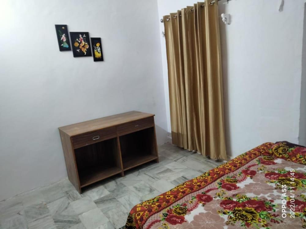 Shri Swami Sheetal Das Sewa Trust Varanasi Zimmer foto